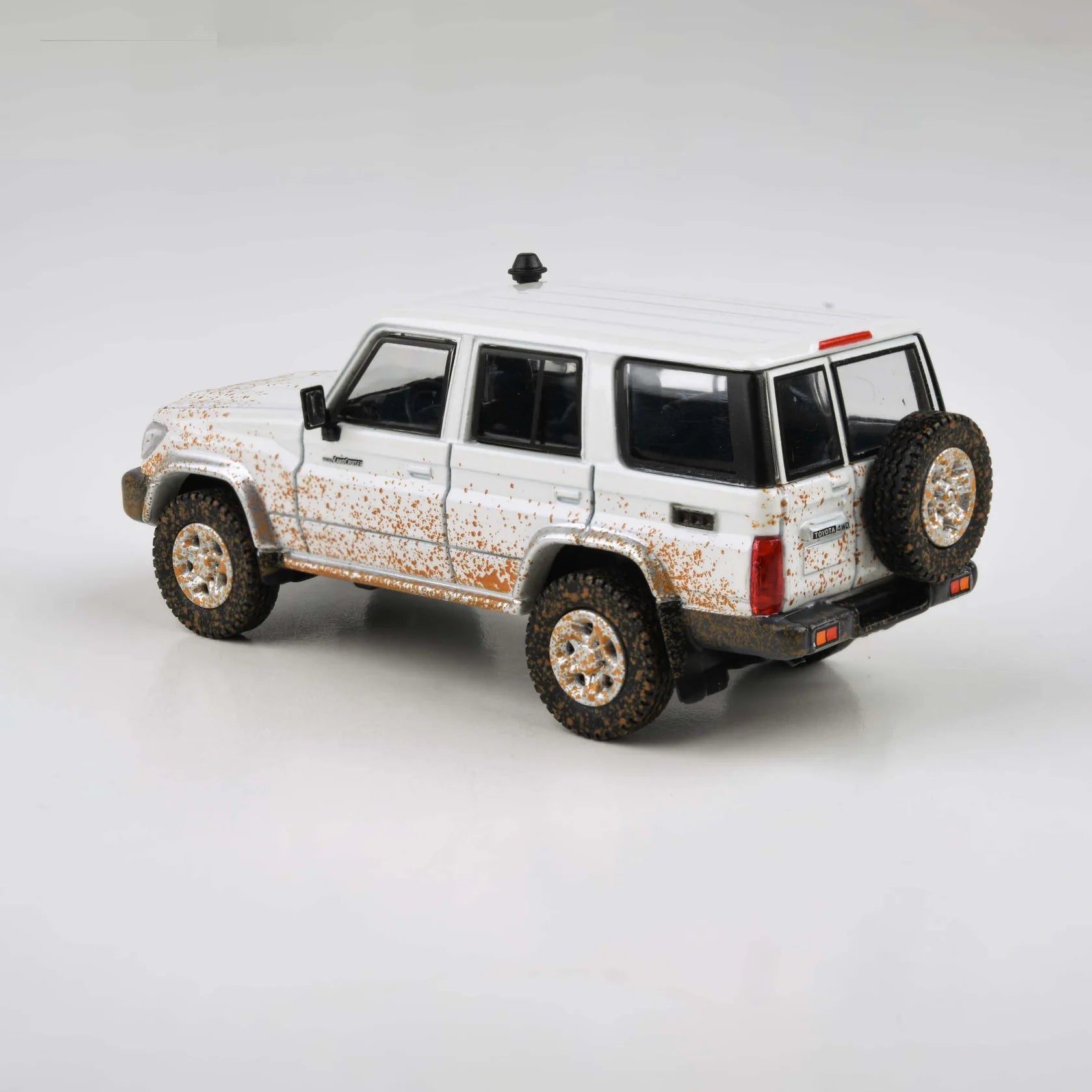 Toyota 2014 Land Cruiser 76 Off Road Effect Scale 1:64 – Die Cast Toy Car for Kids, Collectors & Miniature Vehicle Lovers