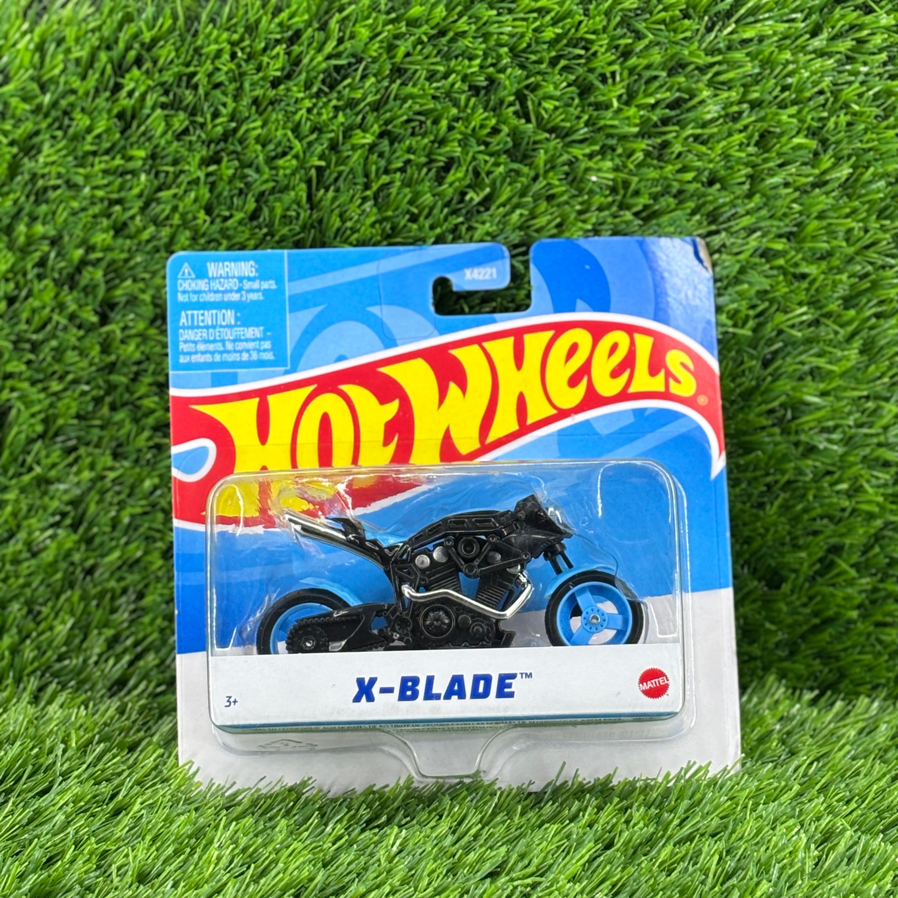 ホワイトスカイヴィールスカート Hot Wheels X-Blade™ Motorcycle Die-Cast Toy - 1:64 Scale Collectible